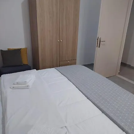 Anchris Apartment *