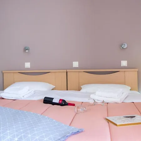 Anchris Apartment *